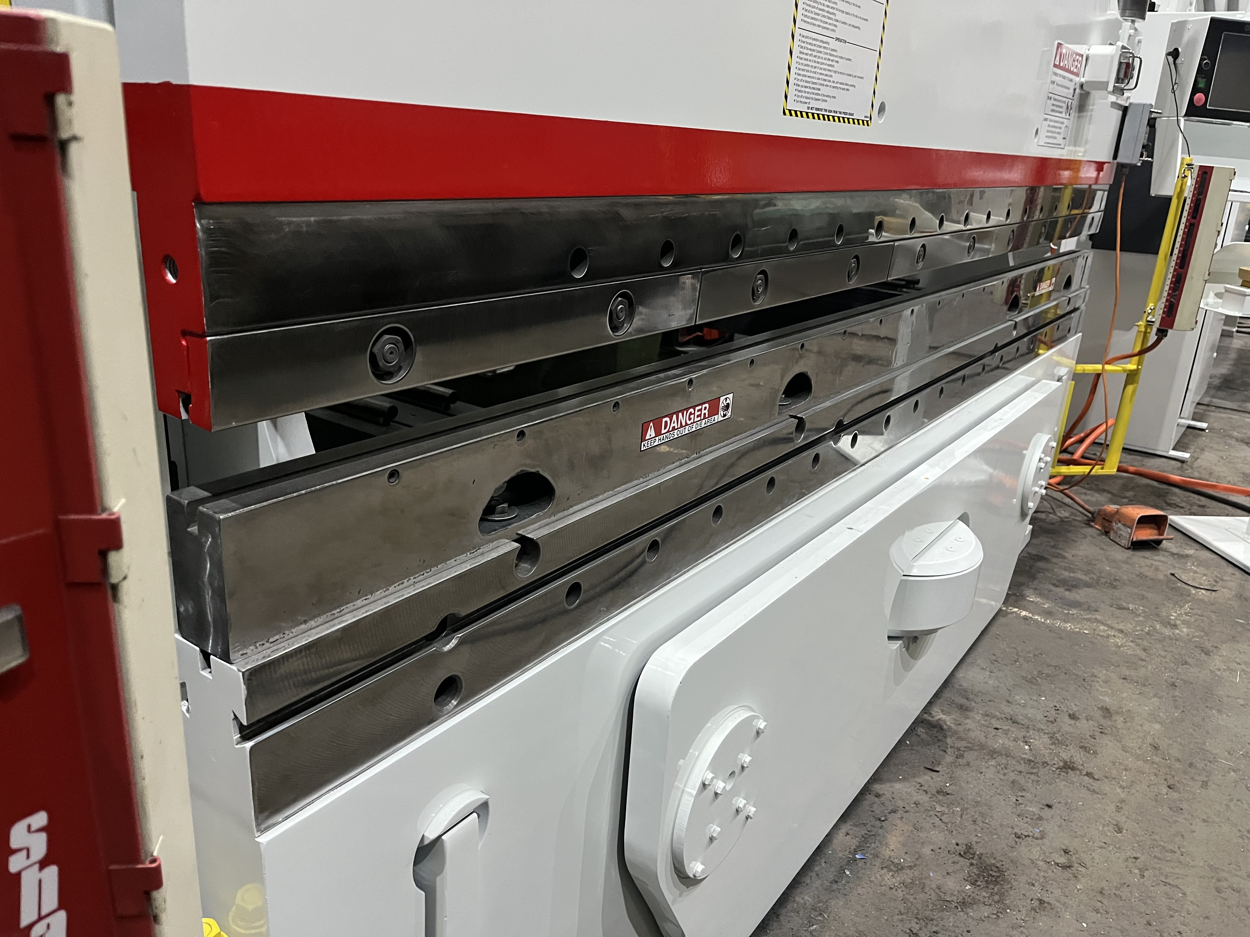 90 Ton X 10’  Cincinnati 90 FMII Hydraulic Press Brake
